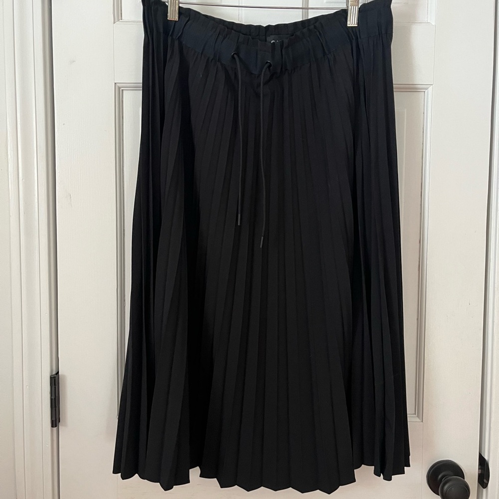 Athleta Black Pleated Midi Skirt - Picture 3 of 6